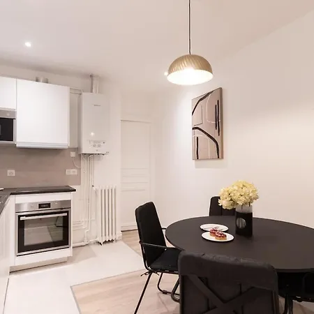B1g 4pers-champs-elysees-wagram-arcdetriomphe-ac Apartment *